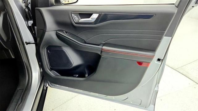 Photo of 2023 Silver Ford Escape
