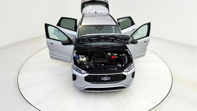 Photo of 2023 Silver Ford Escape