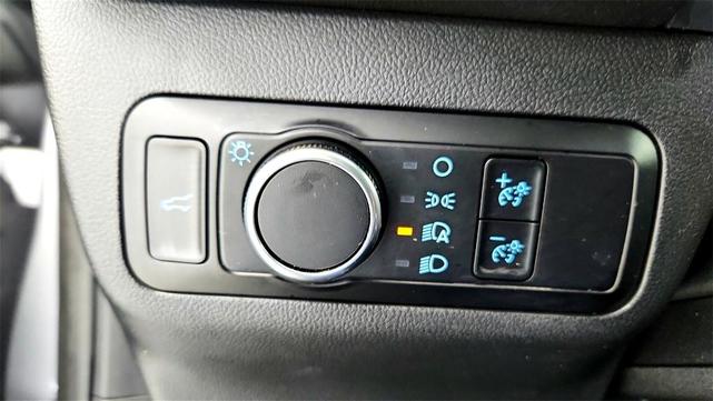 Photo of 2023 Silver Ford Escape