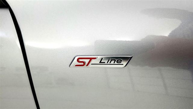Photo of 2023 Silver Ford Escape