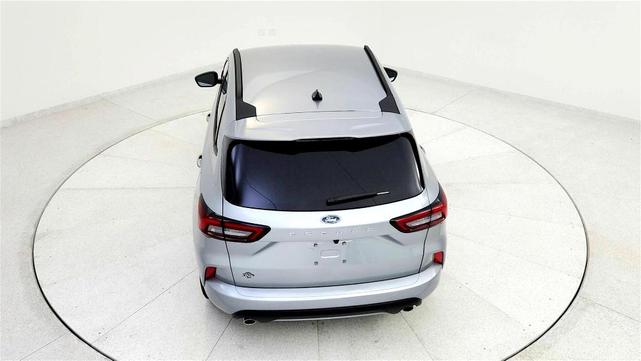 Photo of 2023 Silver Ford Escape