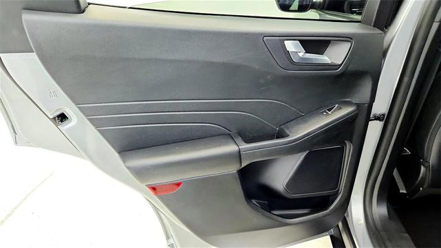 Photo of 2023 Silver Ford Escape