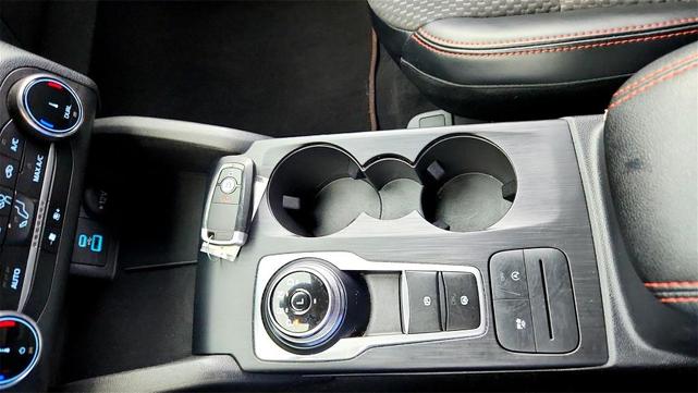 Photo of 2023 Silver Ford Escape