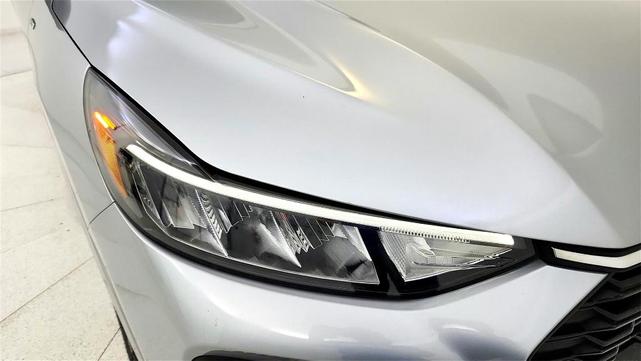 Photo of 2023 Silver Ford Escape