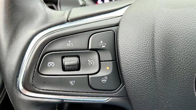 Photo of 2023 White Buick Envision