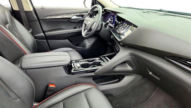 Photo of 2023 White Buick Envision