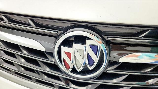 Photo of 2023 White Buick Envision