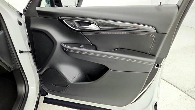 Photo of 2023 White Buick Envision