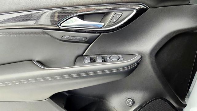 Photo of 2023 White Buick Envision