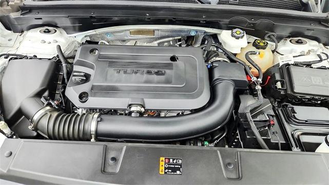 Photo of 2023 White Buick Envision
