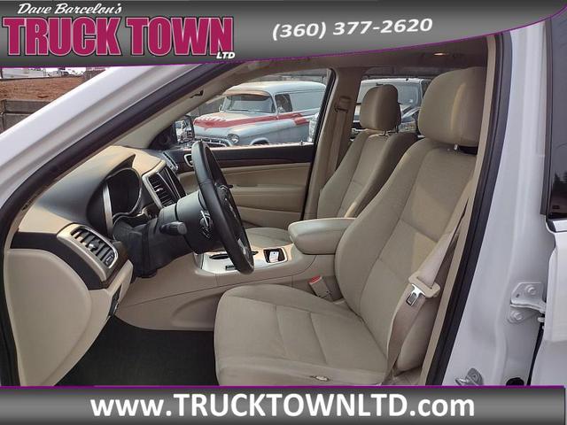 Photo of 2015 Bright White Clearcoat Jeep Grand Cherokee