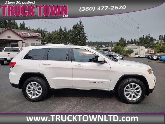 Photo of 2015 Bright White Clearcoat Jeep Grand Cherokee