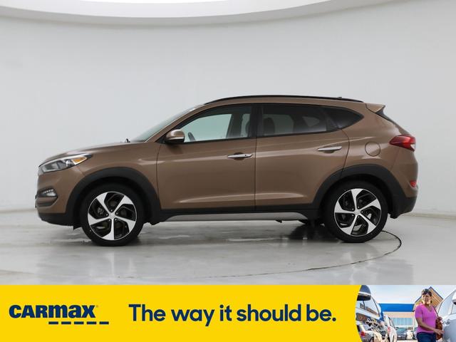 Photo of 2017 Brown Hyundai TUCSON