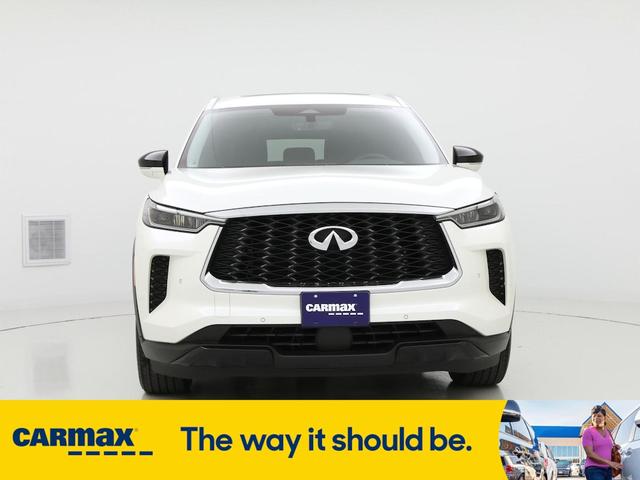 Photo of 2024 White INFINITI QX60