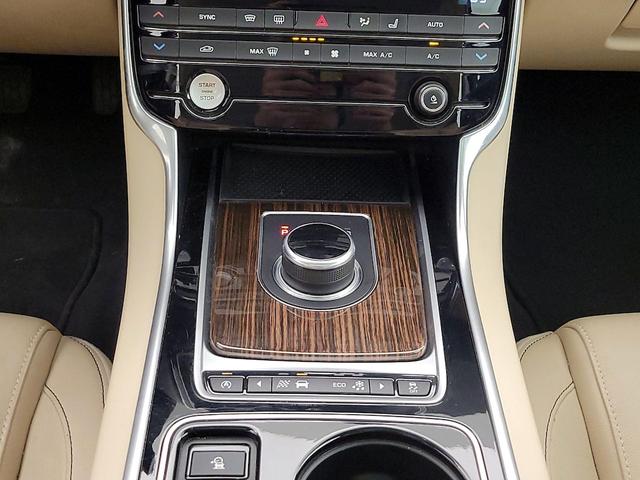 Photo of 2017 Black Jaguar XE