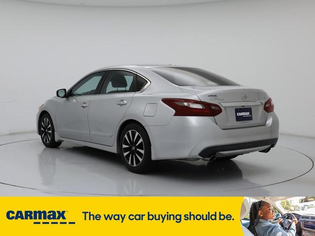 Photo of 2018 Silver Nissan Altima