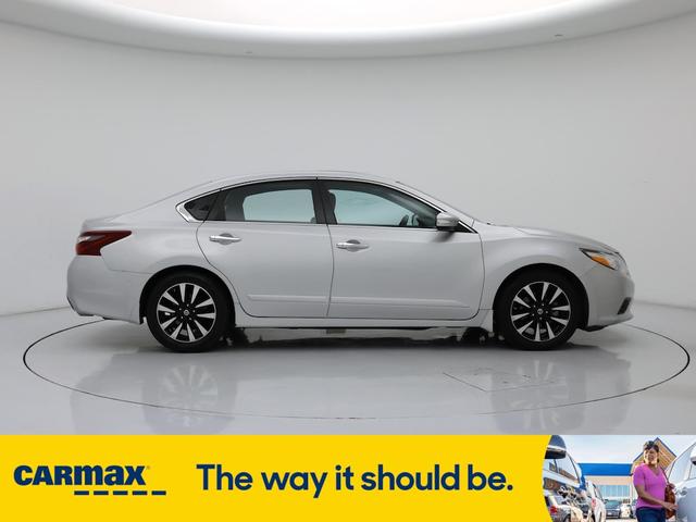 Photo of 2018 Silver Nissan Altima