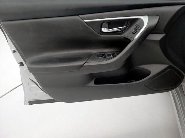 Photo of 2018 Silver Nissan Altima