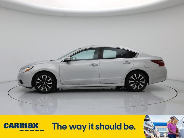 Photo of 2018 Silver Nissan Altima