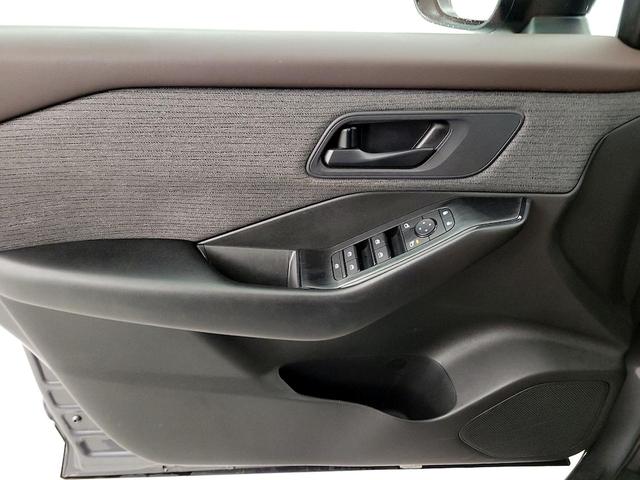 Photo of 2023 Gray Nissan Rogue