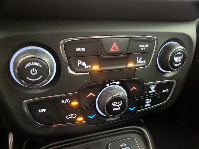 Photo of 2017 Silver Jeep Compass