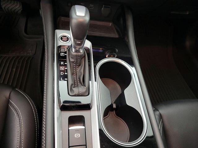 Photo of 2023 Red Nissan Altima