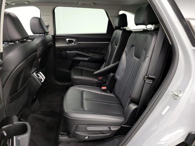 Photo of 2023 Gray Kia Sorento