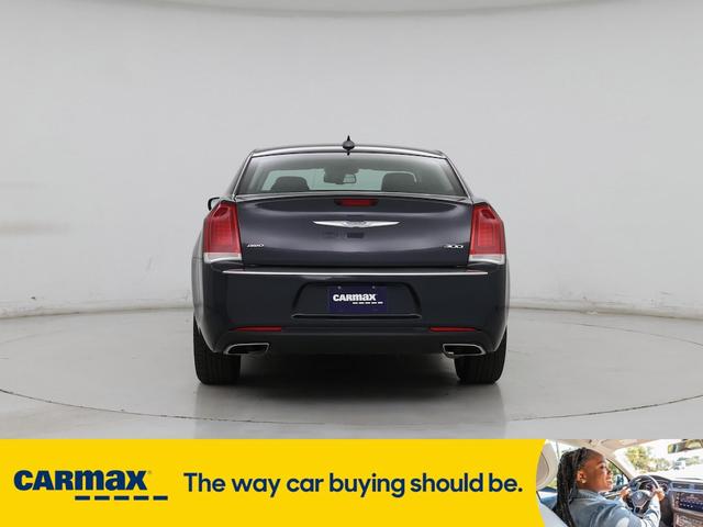 Photo of 2016 Blue Chrysler 300