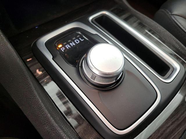 Photo of 2016 Blue Chrysler 300
