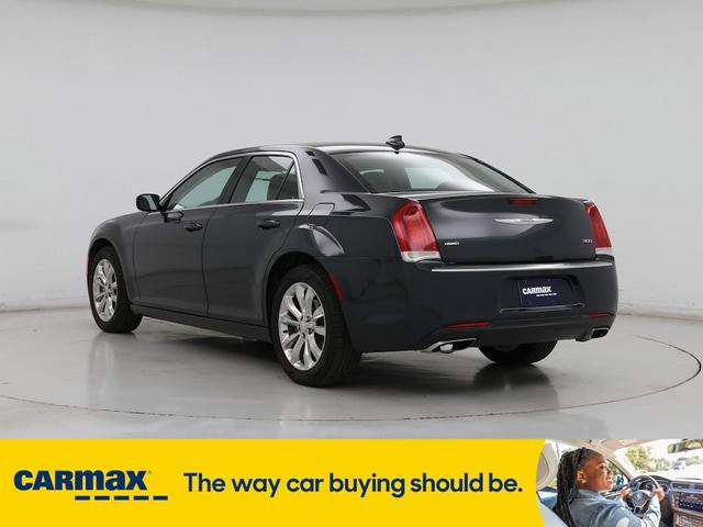 Photo of 2016 Blue Chrysler 300