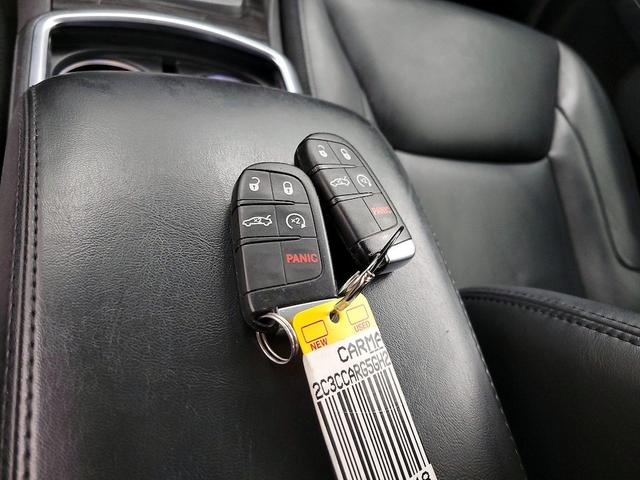 Photo of 2016 Blue Chrysler 300
