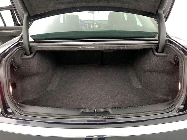 Photo of 2016 Blue Chrysler 300