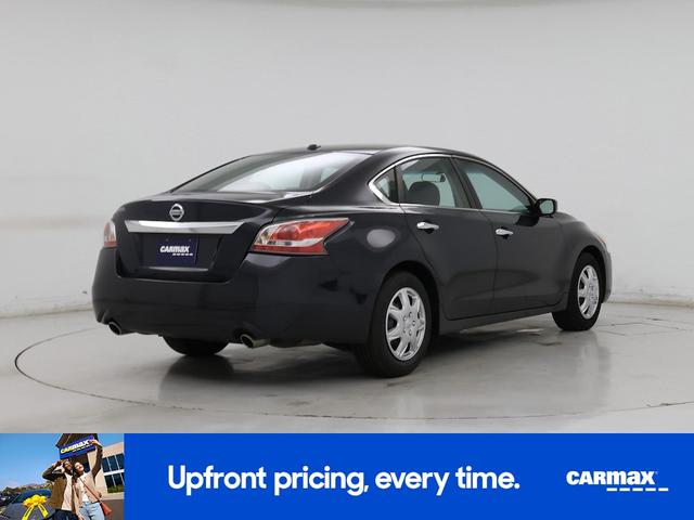 Photo of 2015 Blue Nissan Altima