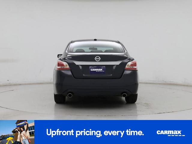Photo of 2015 Blue Nissan Altima