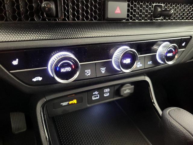 Photo of 2023 White Honda CR-V