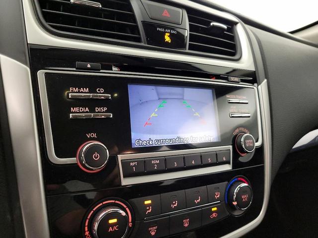 Photo of 2018 Pearl Nissan Altima