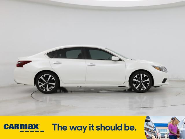 Photo of 2018 Pearl Nissan Altima