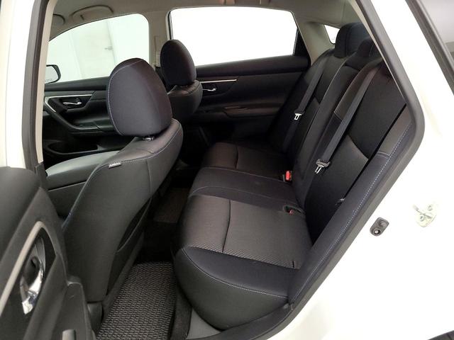 Photo of 2018 Pearl Nissan Altima