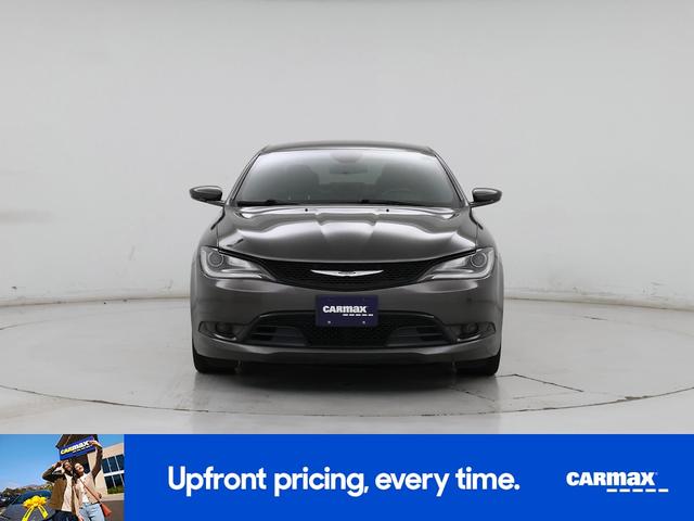 Photo of 2016 Gray Chrysler 200