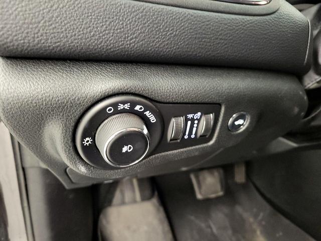 Photo of 2016 Gray Chrysler 200