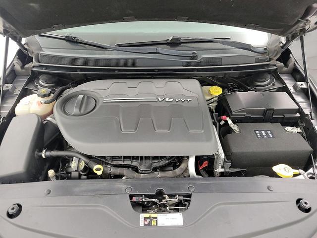 Photo of 2016 Gray Chrysler 200