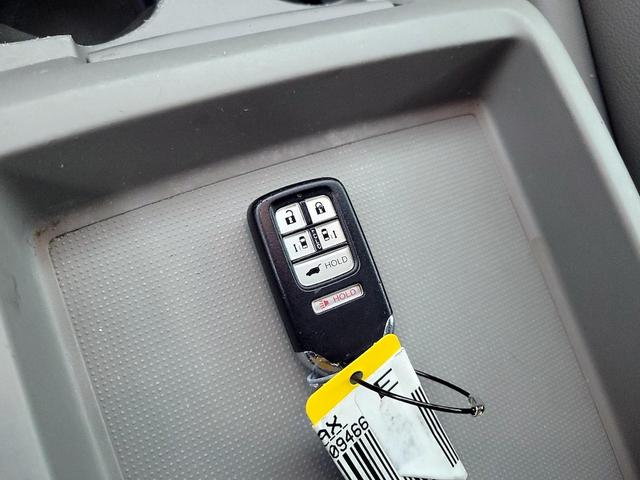 Photo of 2016 Gray Honda Odyssey