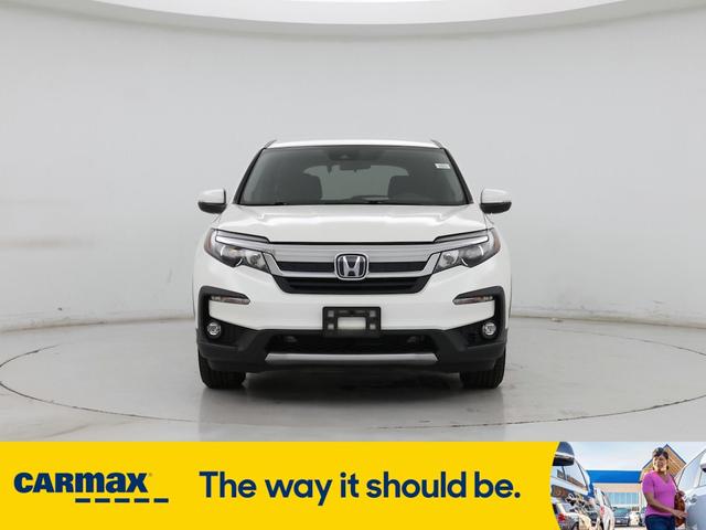 Photo of 2019 White Honda Pilot