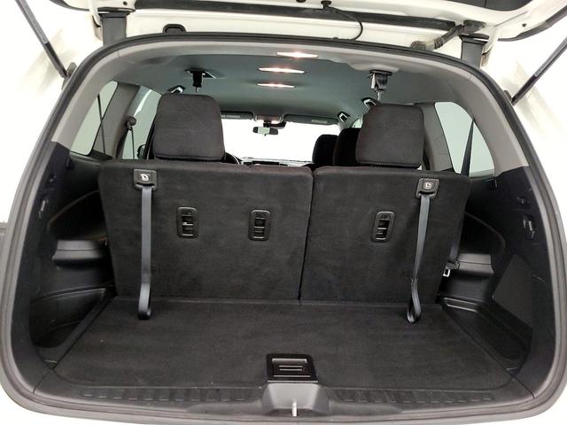 Photo of 2019 White Honda Pilot