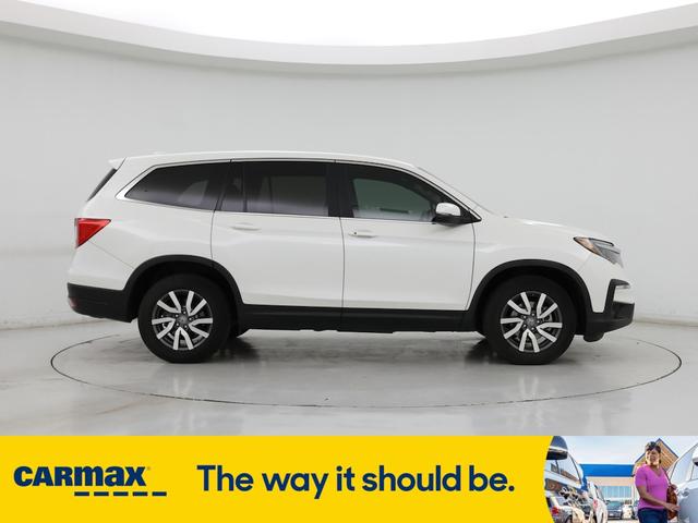 Photo of 2019 White Honda Pilot