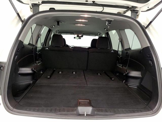 Photo of 2019 White Honda Pilot