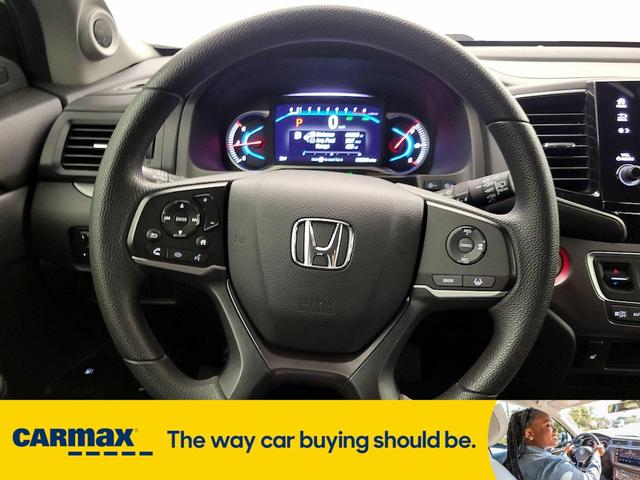 Photo of 2019 White Honda Pilot