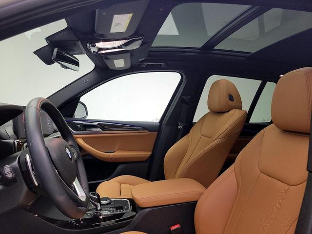 Photo of 2023 White BMW X3