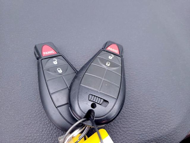 Photo of 2014 Gray Jeep Cherokee