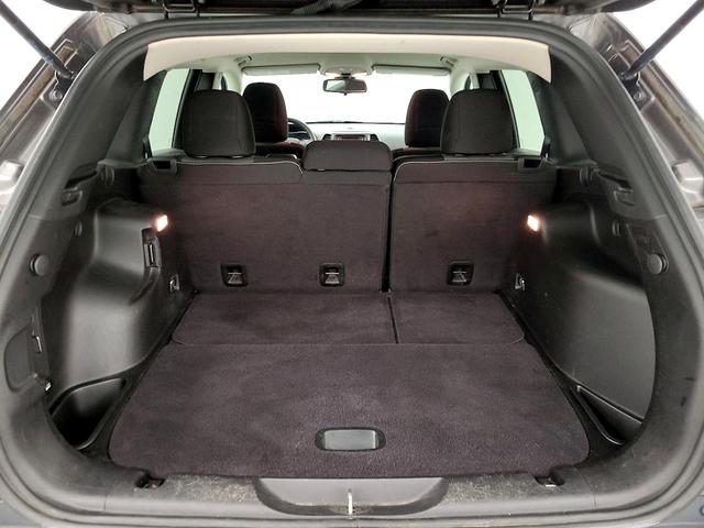 Photo of 2014 Gray Jeep Cherokee